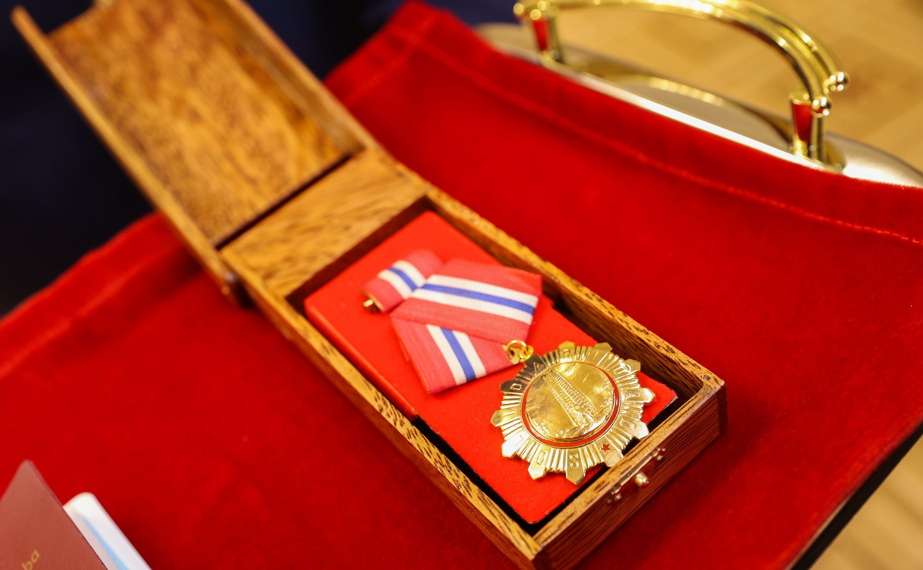 Эстебан Ласо Эрнандес вручил Валентине Матвиенко государственную награду Республики Куба орден «Солидарность»