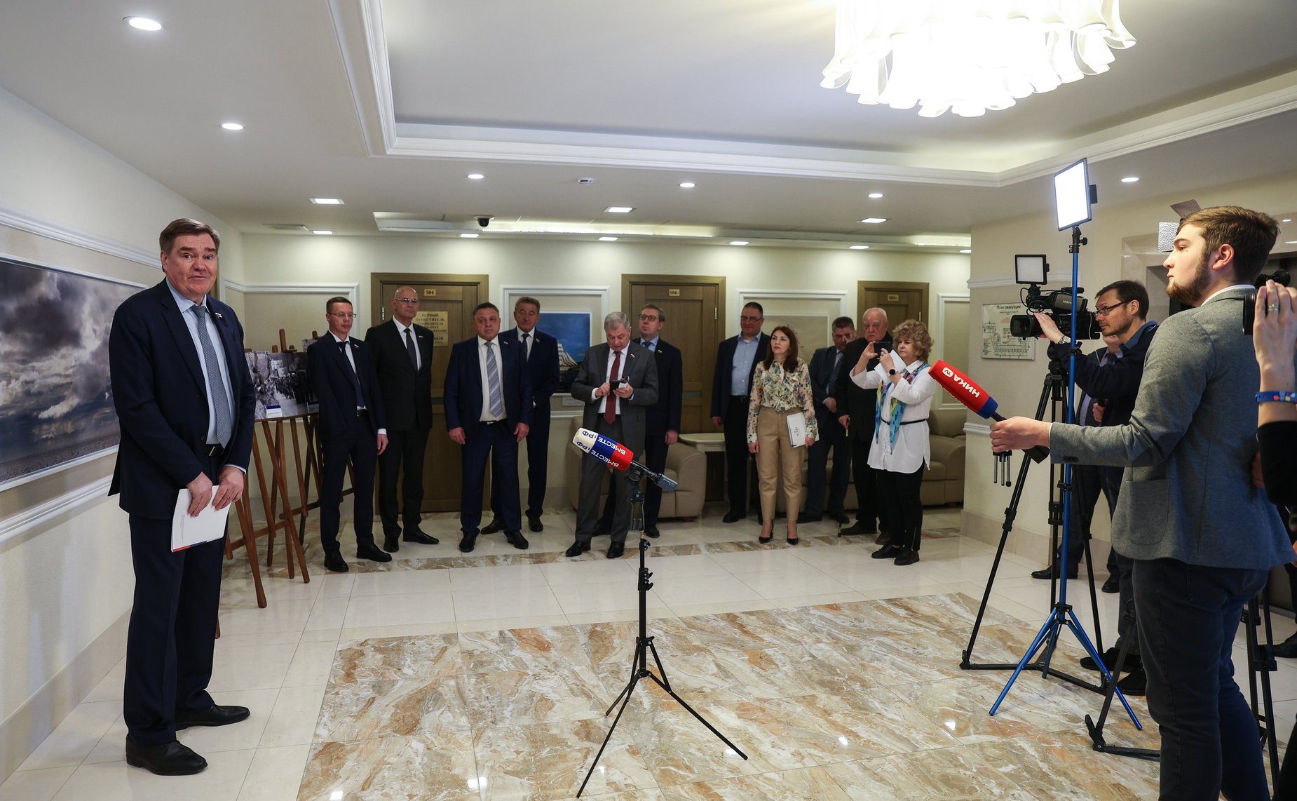 В Совете Федерации открылась выставка «35 лет поисковому движению в России»