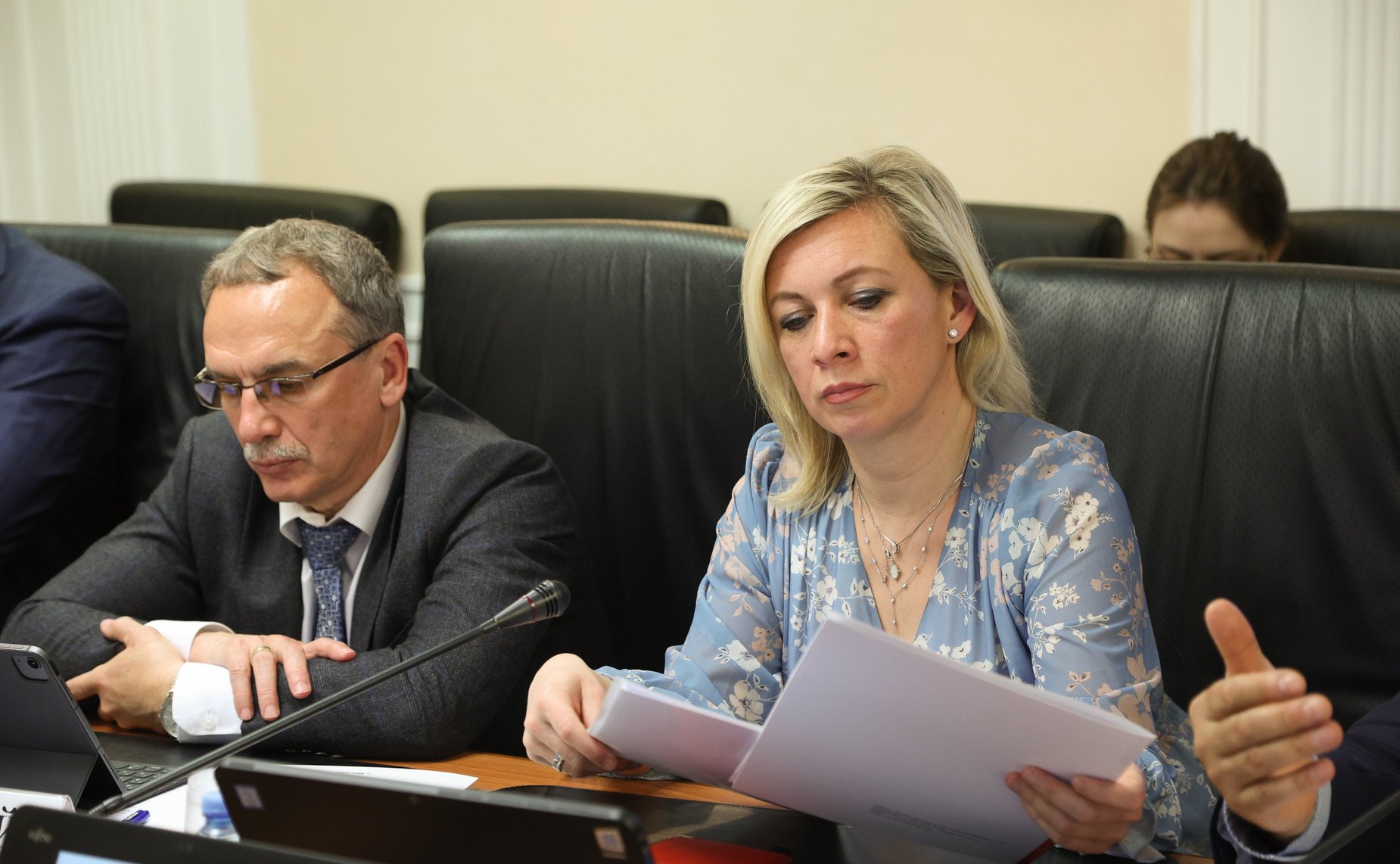 «Круглый стол» Комитета СФ по конституционному законодательству и государственному строительству совместно с Временной Комиссией СФ по информационной политике и взаимодействию со СМИ