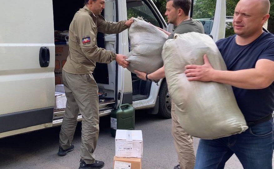 Андрей Хапочкин доставил гуманитарные грузы в ДНР