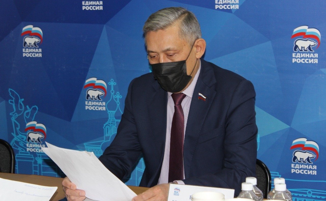 Юрий Валяев в рамках региональной недели провел прием жителей г. Биробиджана и области