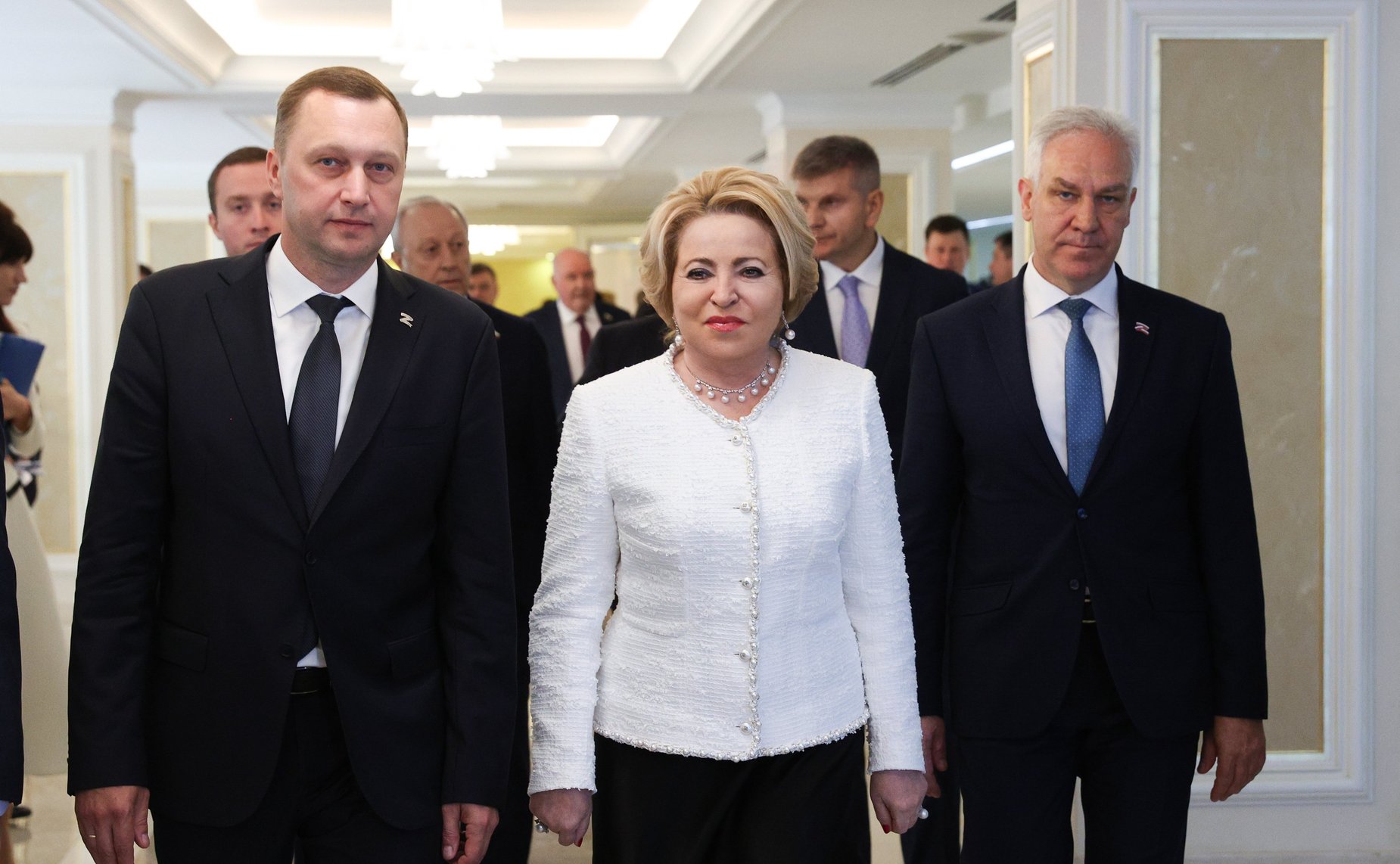 Валентина Матвиенко и Роман Бусаргин осмотрели выставку, посвященную действующим и перспективным проектам развития Саратовской области