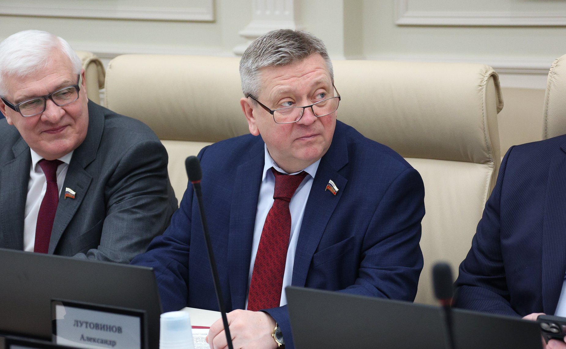 Александр Лутовинов