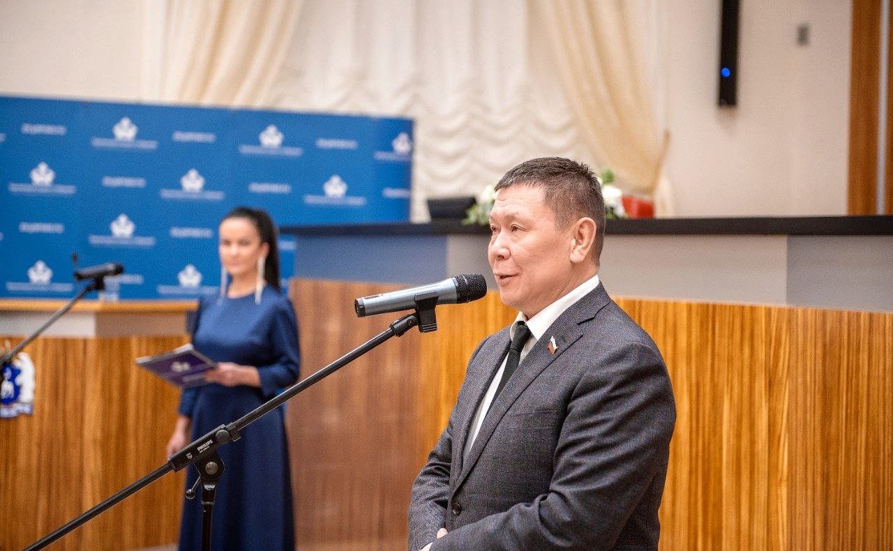 Григорий Ледков принял участие в двадцать четвертом заседании Законодательного Собрания Ямало-Ненецкого автономного округа седьмого созыва в городе Салехарде