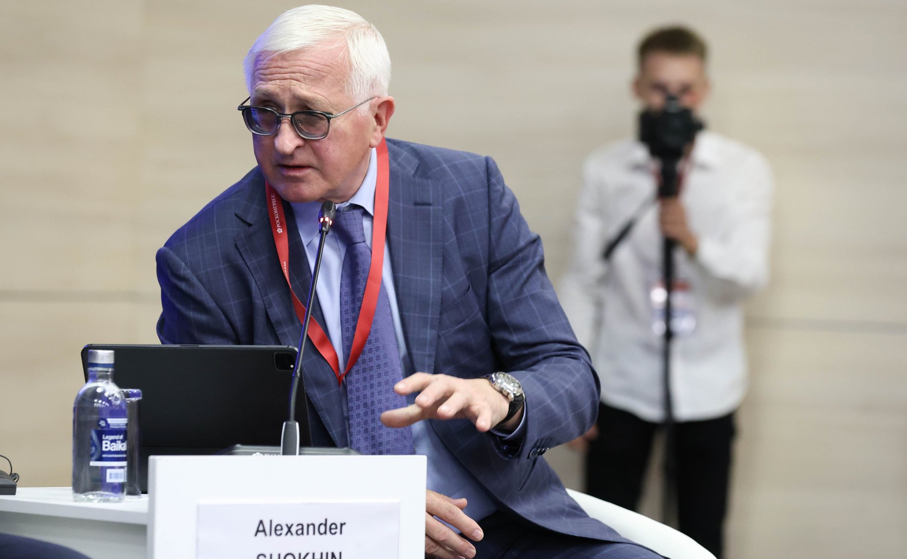 Сессия «Санкции как возможность для развития». Сенаторы принимают участие в VIII Восточном экономическом форуме