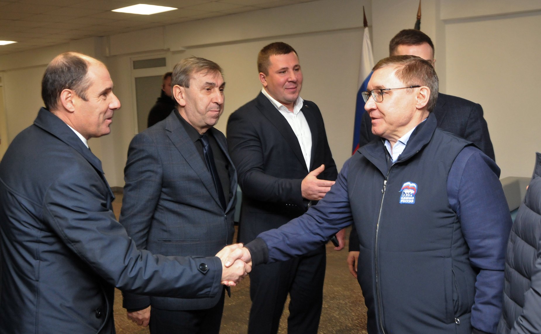 Первый заместитель Председателя СФ Владимир Якушев и глава Донецкой Народной Республики Денис Пушилин открыли восстановленный спорткомплекс «Портовик»