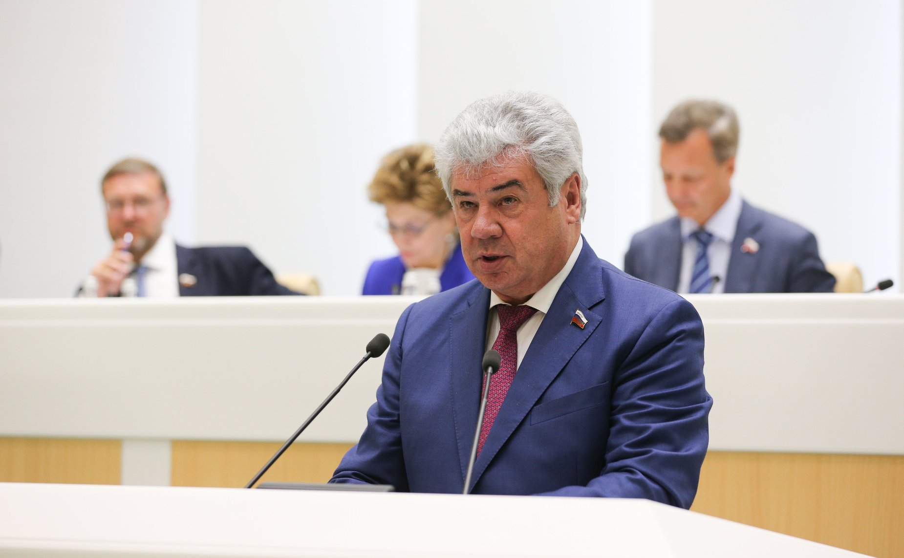 Виктор Бондарев