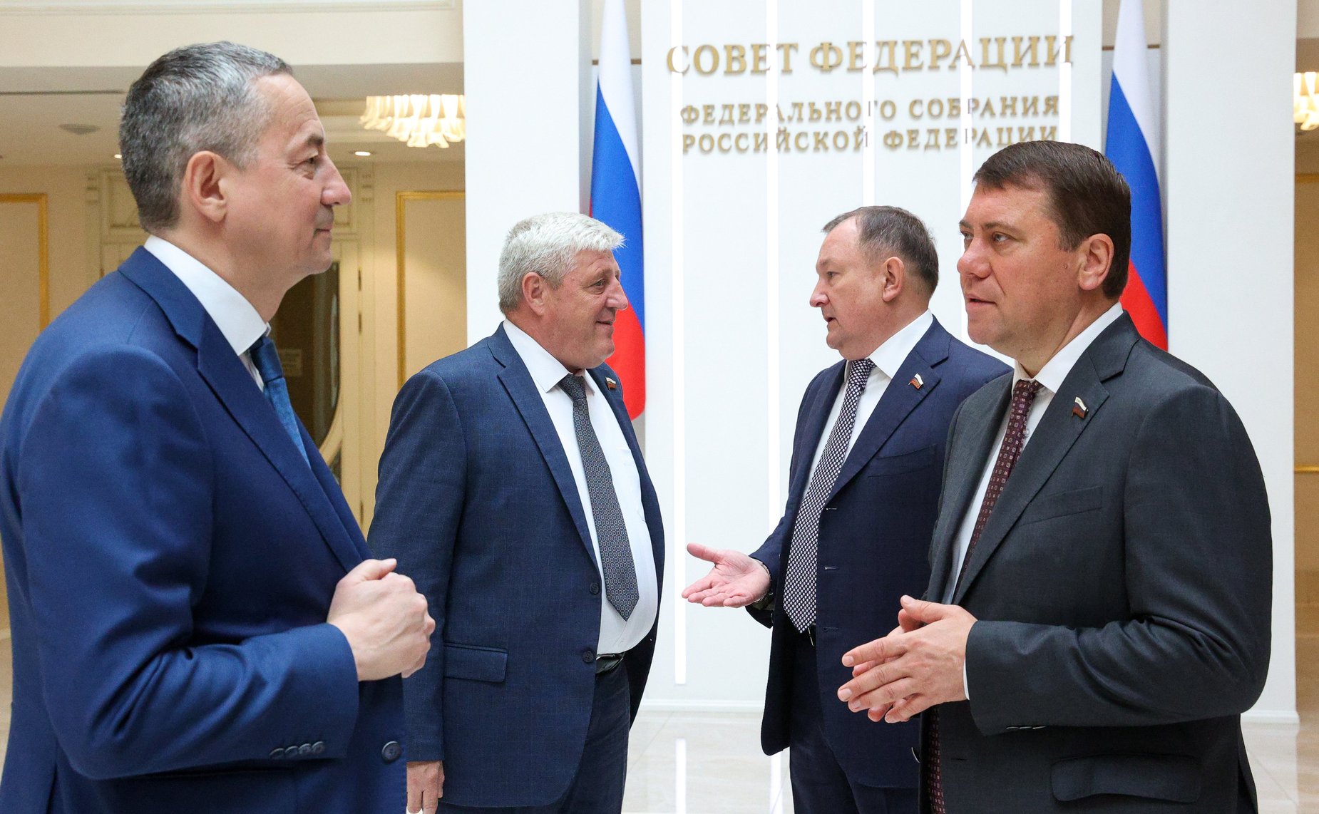 Валентина Матвиенко и Игорь Шувалов осмотрели выставку проектов, получивших поддержку институтов развития ВЭБ.РФ
