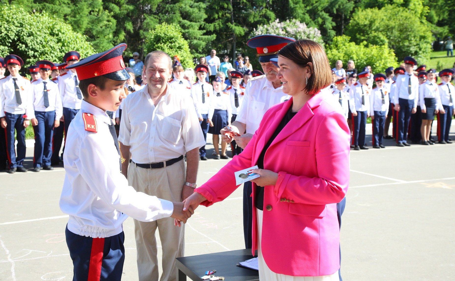 Юлия Лазуткина посетила Пензенский казачий генерала Слепцова кадетский корпус (средняя школа № 46)