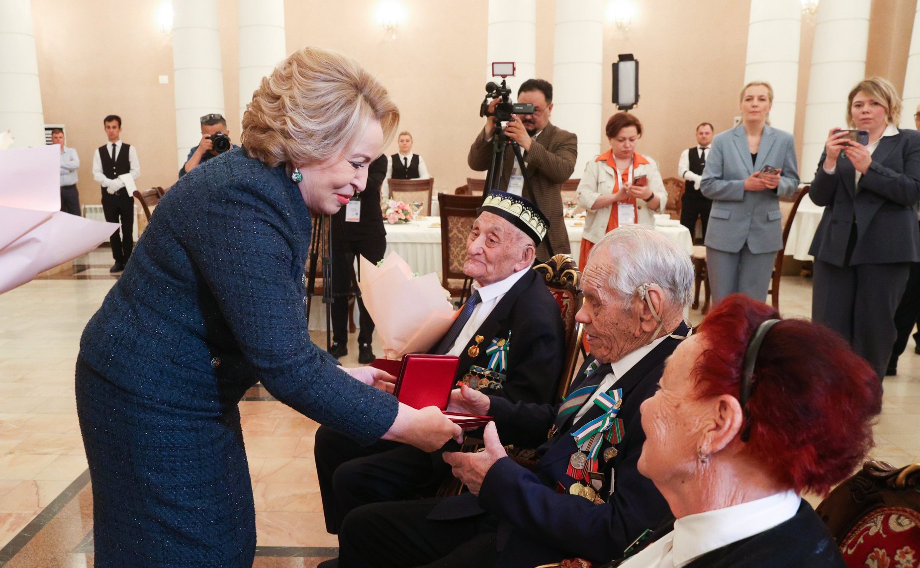 В преддверии Дня Победы Валентина Матвиенко встретилась в Ташкенте с ветеранами Великой Отечественной войны и блокадниками