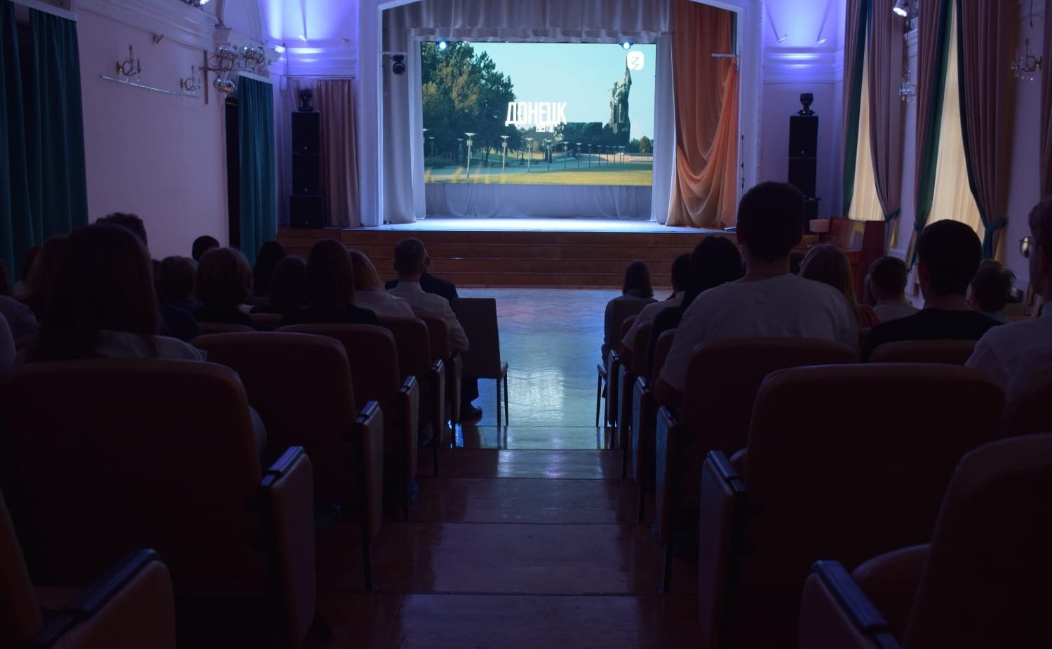 Елена Шумилова посетила кинопоказ фильма об участниках СВО