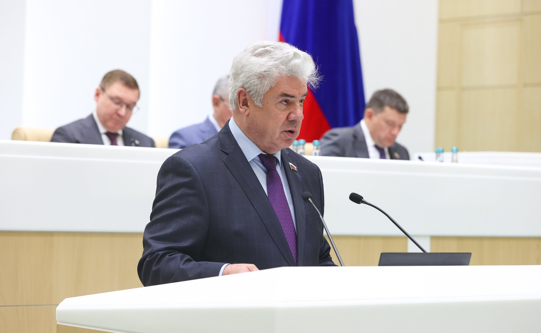 Виктор Бондарев