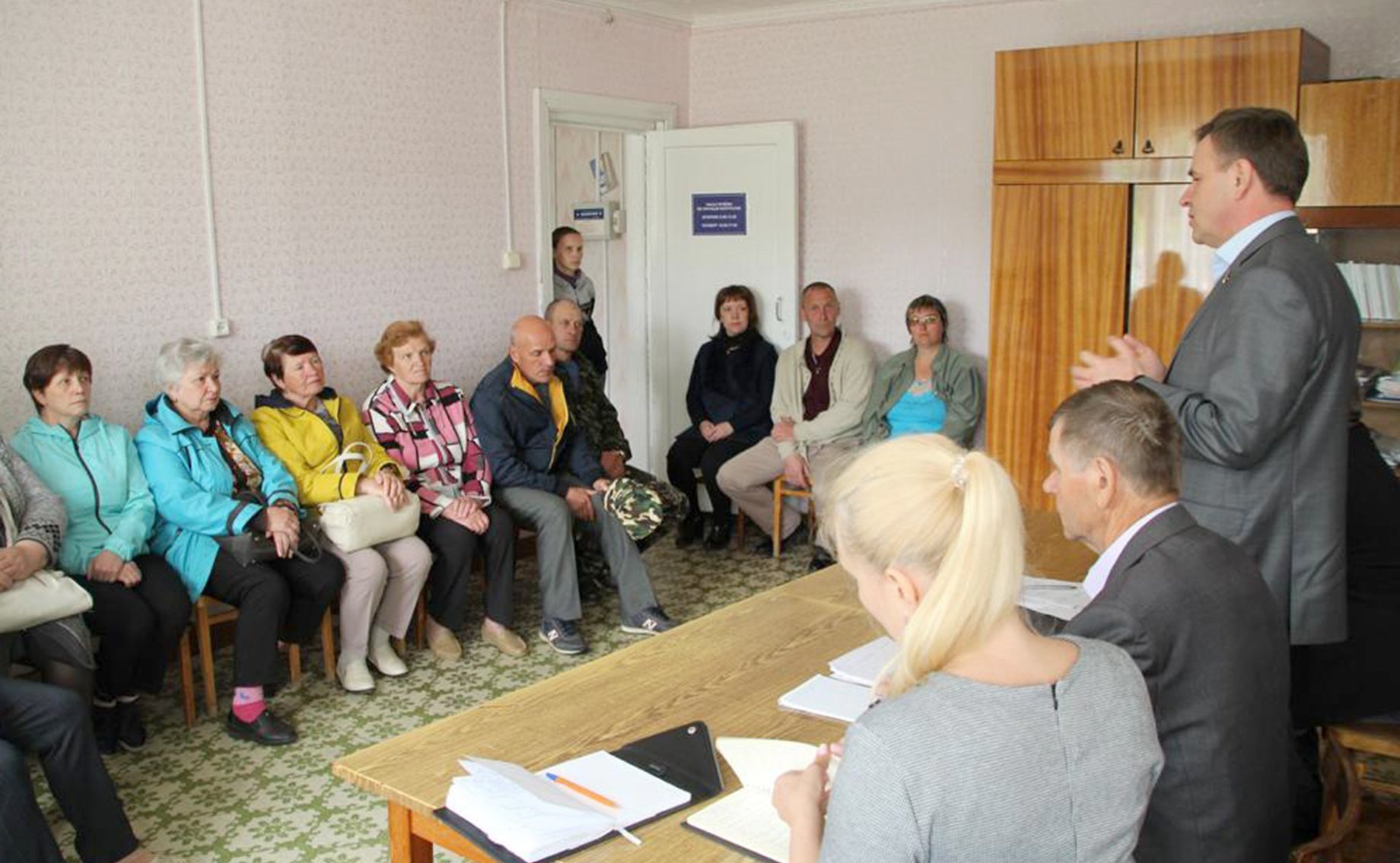 Виктор Новожилов провёл встречи с советами ветеранов в муниципальных образованиях «Верхнешоношское», «Пакшеньгское» и «Солгинское»