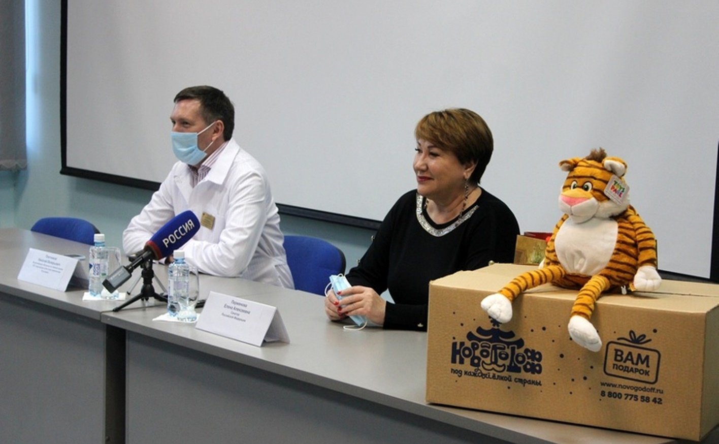 Елена Перминова в рамках поездки в регион посетила Курганскую областную клиническую больницу