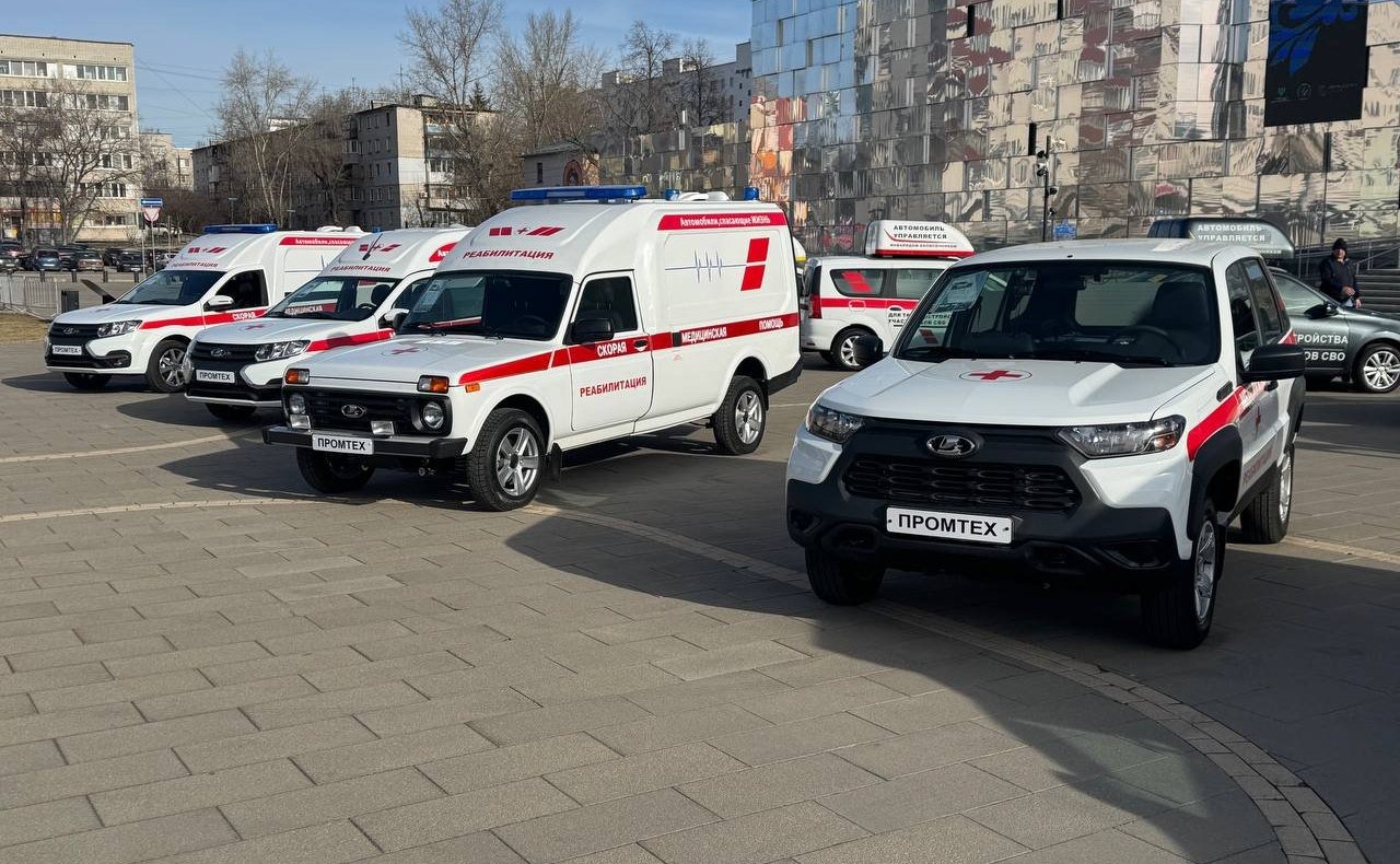 Александр Вайнберг передал автомобиль ветерану специальной военной операции