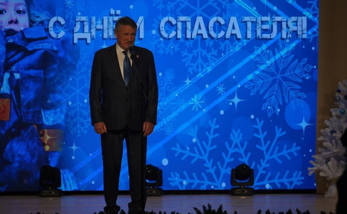 Юрий Воробьев поздравил спасателей Вологодской области, преподавательский состав и воспитанников образовательного центра «Корабелы Прионежья» с профессиональным праздником — Днем спасателя