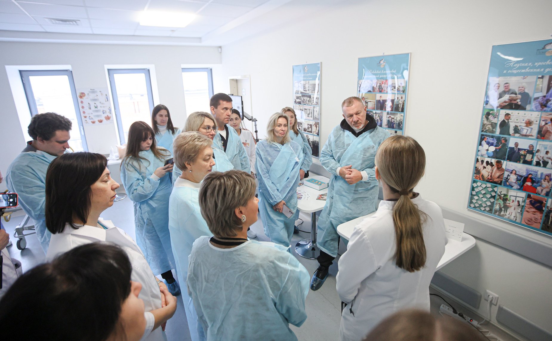 Сенаторы РФ посетили Псковский перинатальный центр