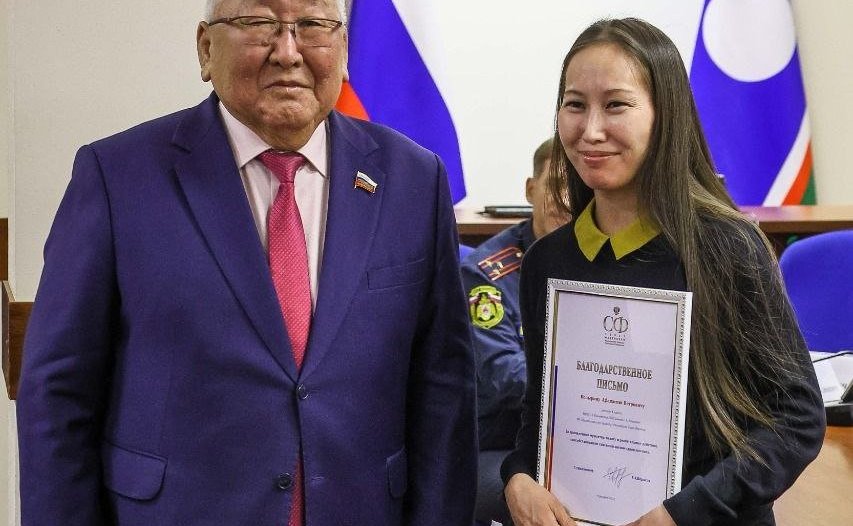 Егор Борисов вручил юным героям-якутянам медали Совета Федерации «За проявленное мужество»