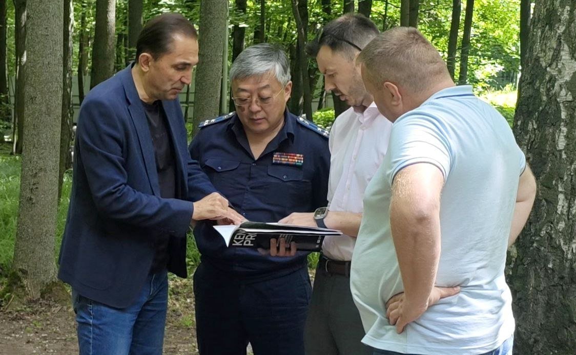 Андрей Хапочкин провел рабочую встречу с врачами Главного военного клинического госпиталя имени Бурденко