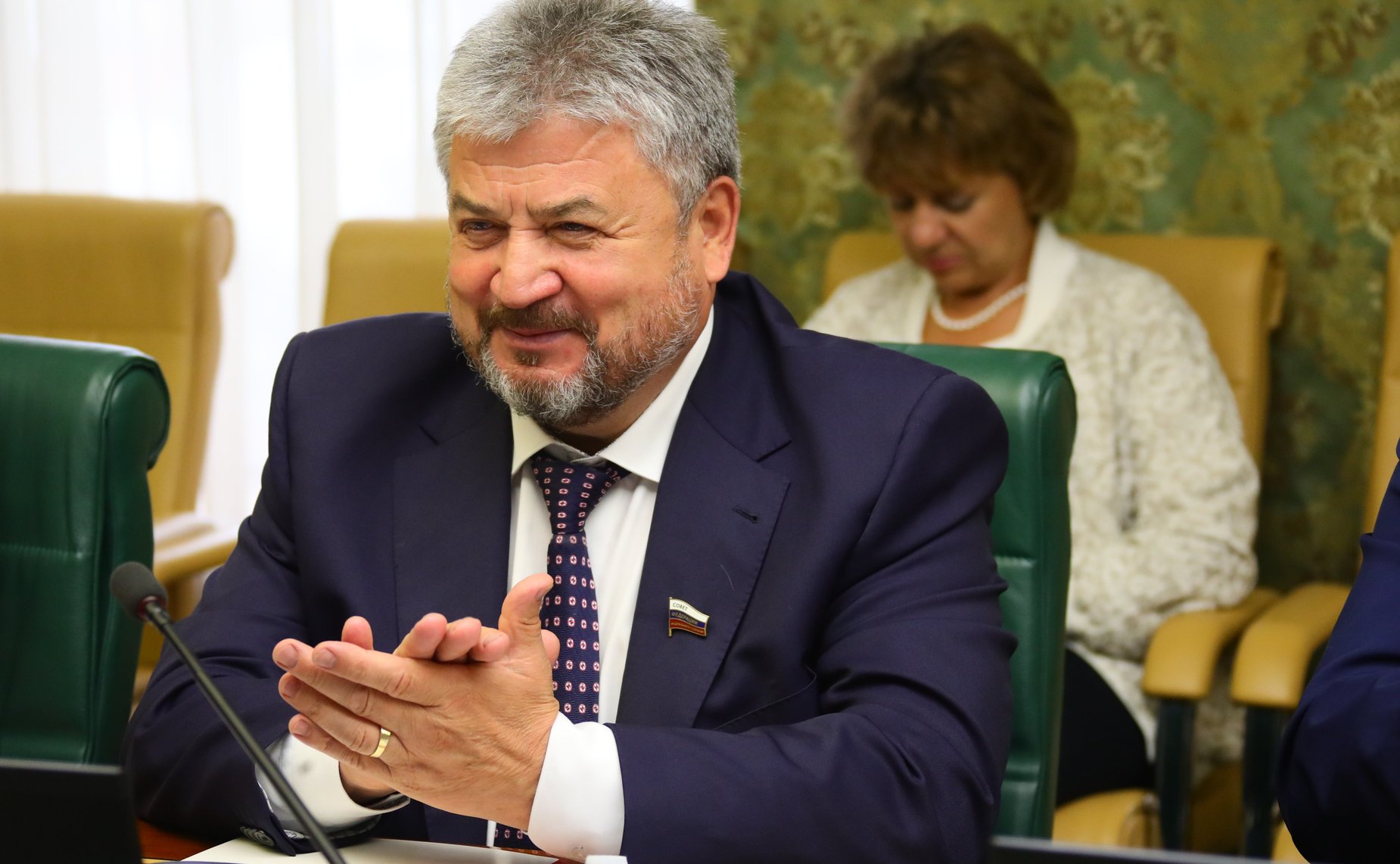 Геннадий Емельянов