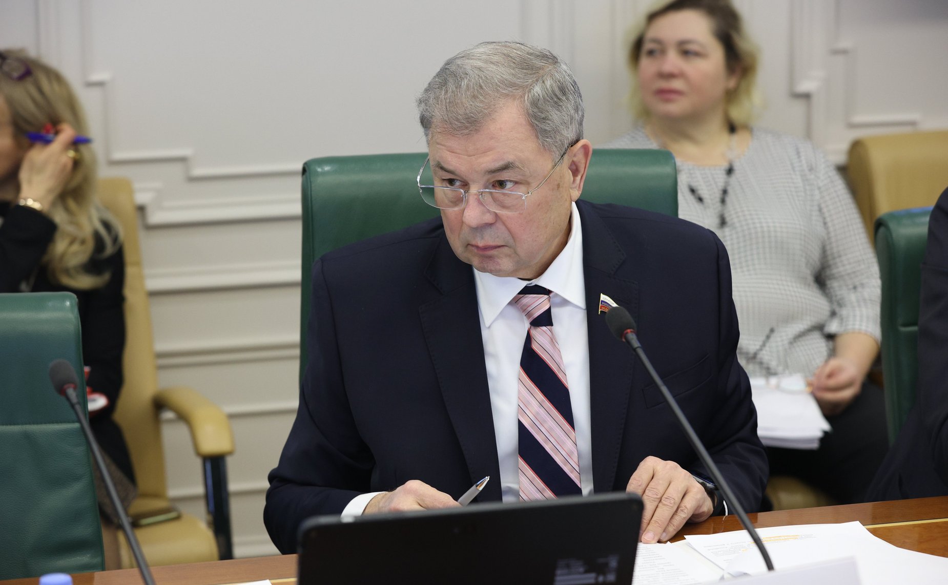 Анатолий Артамонов