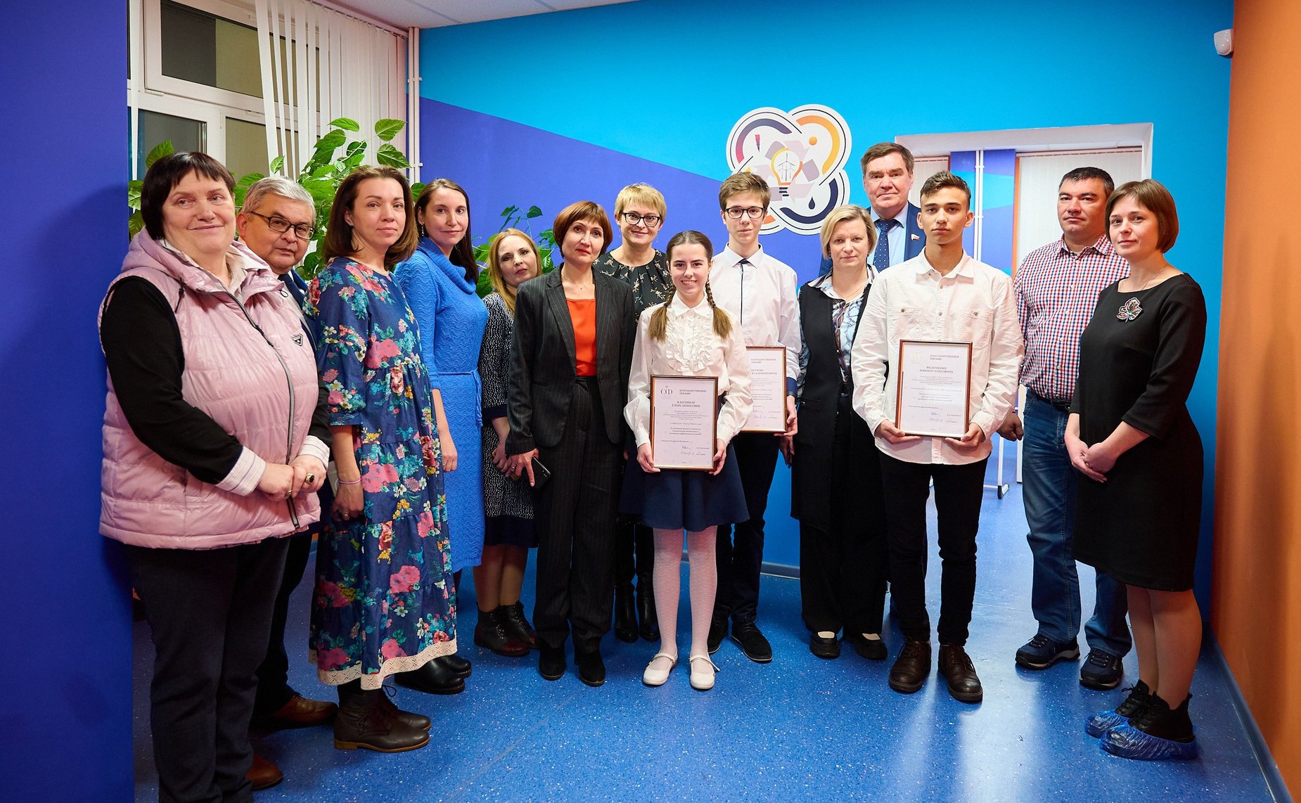 Александр Савин наградил калужан-победителей Всероссийской школы-конкурса «Портрет твоего края»