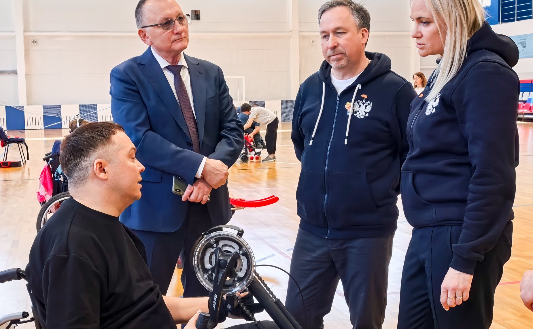 Сенаторы посетили Спортивную школу олимпийского резерва № 8 имени олимпийской чемпионки Е. Николаевой