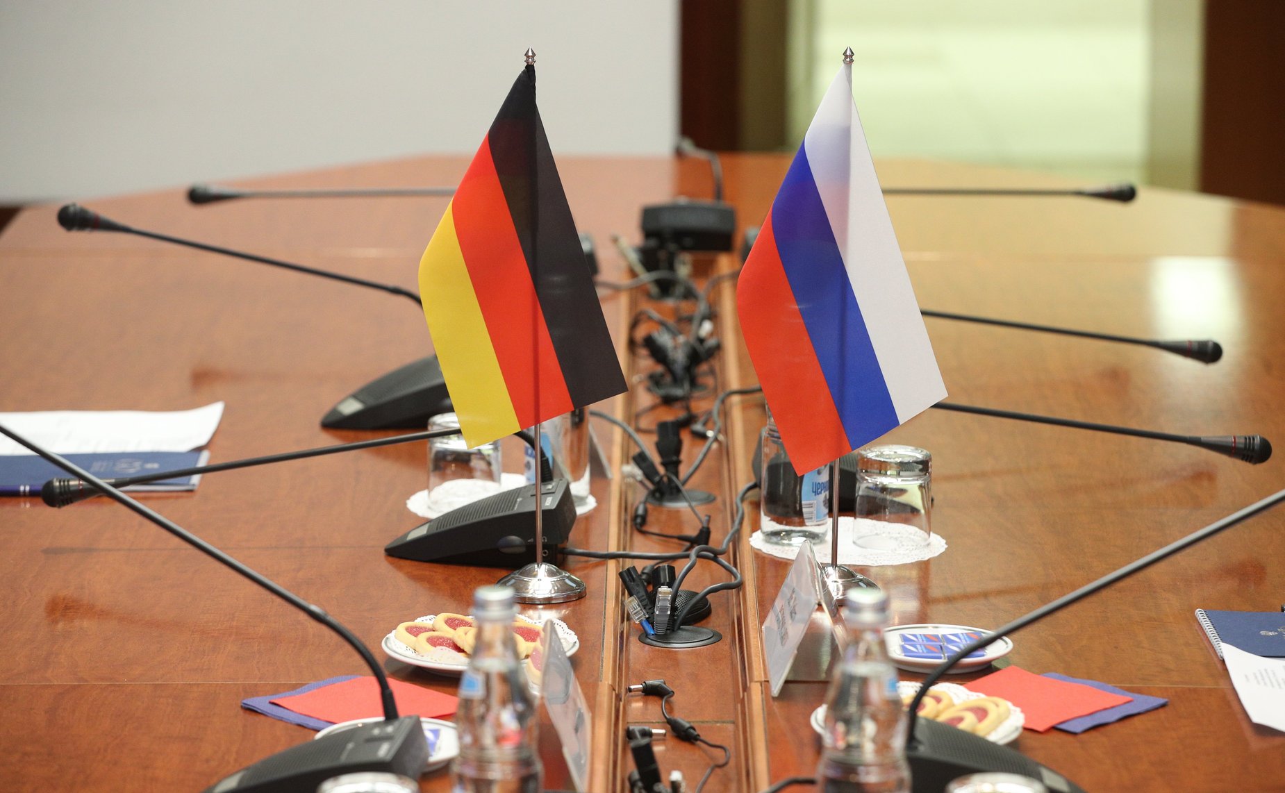 Встреча члена Комитета по экономической политике Валерия Пономарева с Чрезвычайным и Полномочным Послом Федеративной Республики Германия в РФ