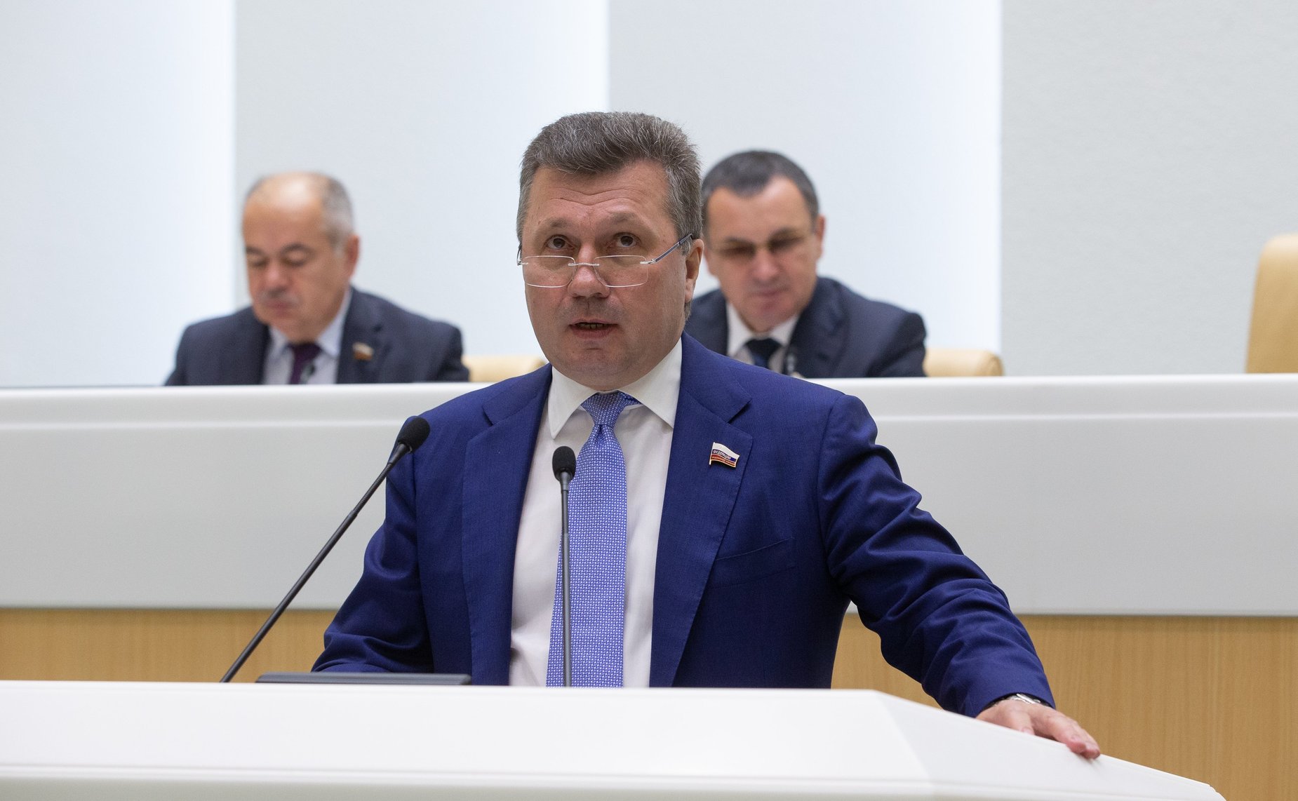 В. Васильев