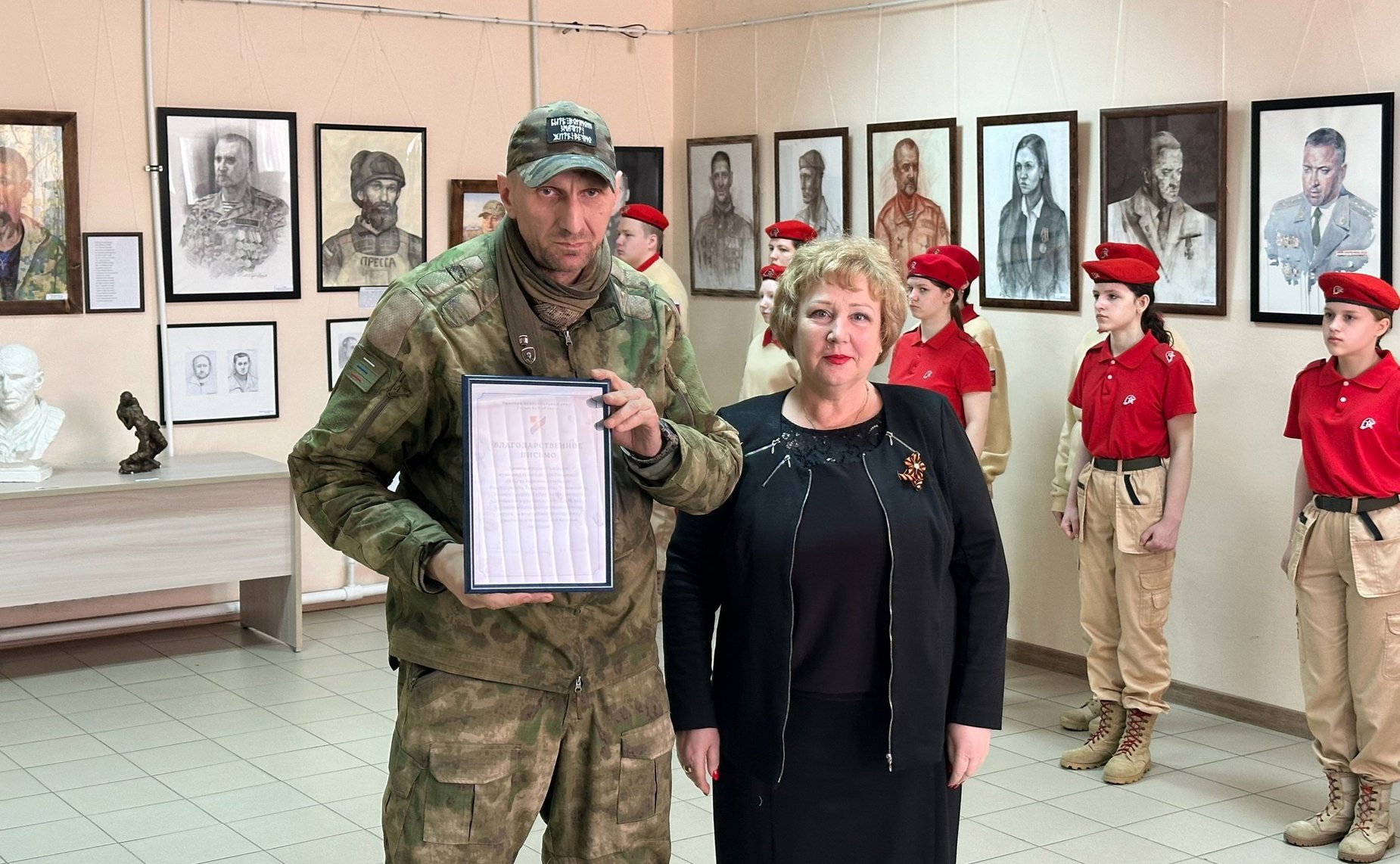 Игорь Мурог принял участие в открытии выставки «Родина в сердце Героя» в Ряжском Доме культуры, приуроченной к 80-летию Великой Победы и Году защитника Отечества