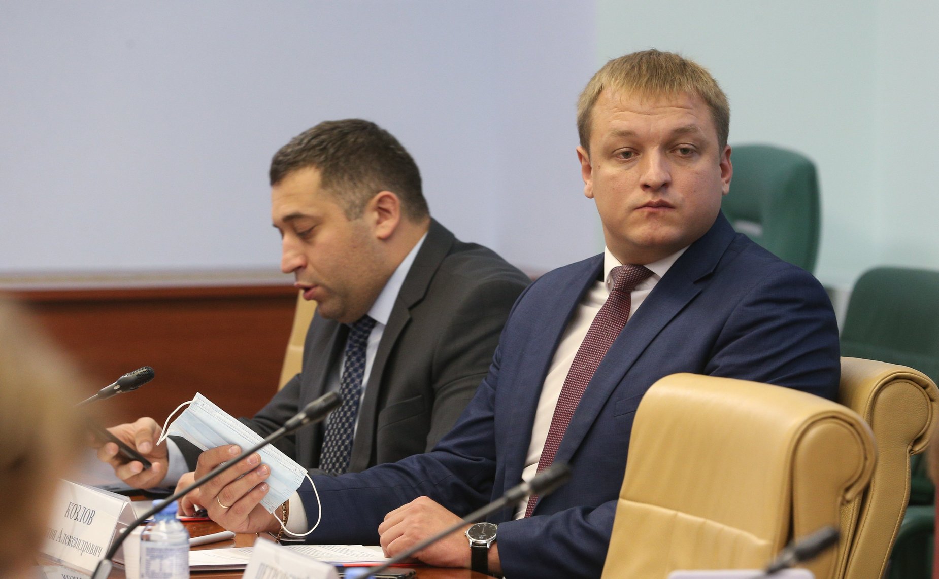 Заседание «круглого стола» с участием членов Палаты молодых законодателей