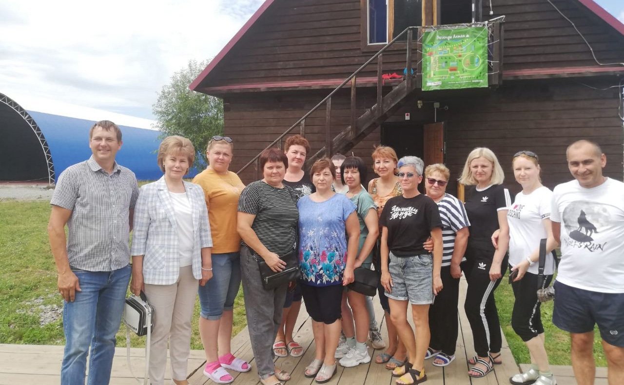 Татьяна Гигель в ходе рабочей командировки по региону побывала в летнем оздоровительном лагере «Кедровый» в Чойском районе