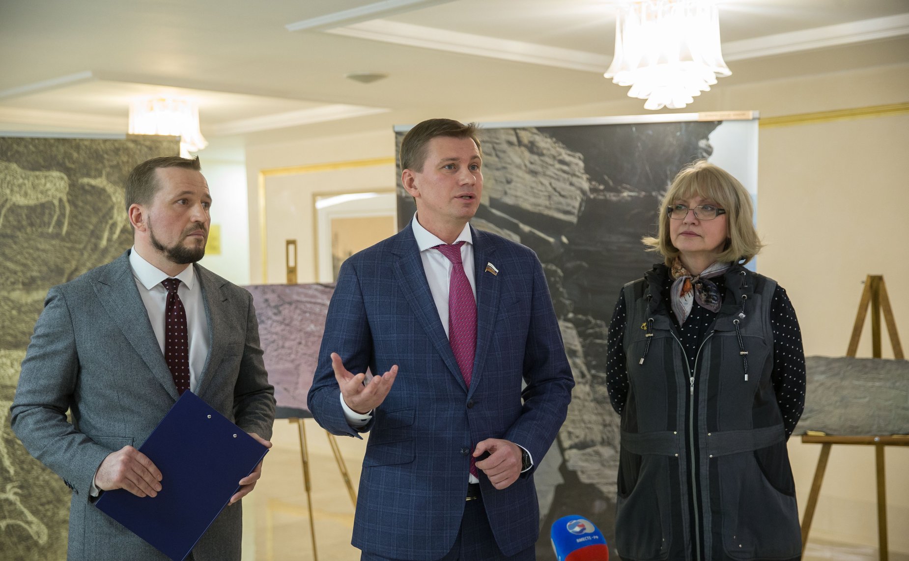 Выставка «Сквозь века и пространства: наскальное искусство России» в Совете Федерации