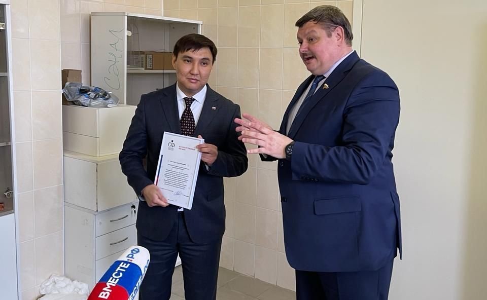 Сергей Колбин посетил завод по производству медицинских материалов