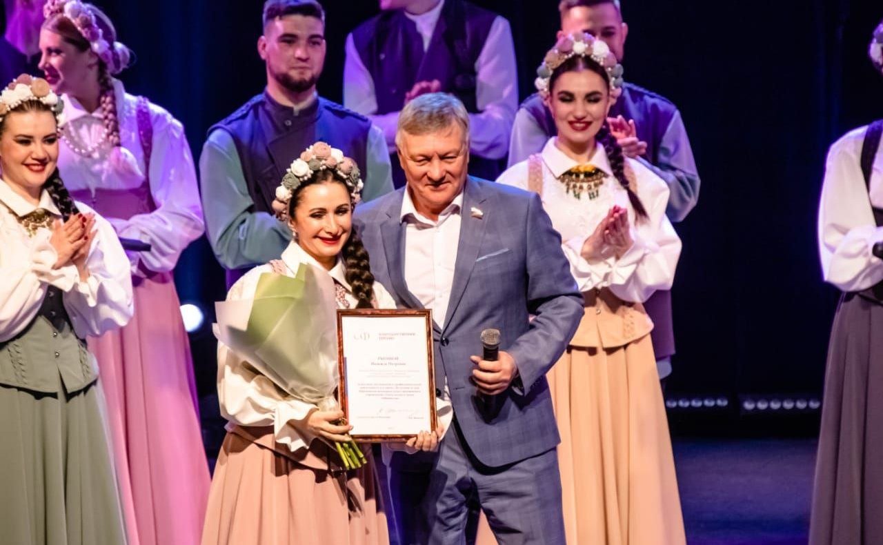 Сергей Михайлов поздравил театр песни и танца «Забайкалье» с 20-летним юбилеем