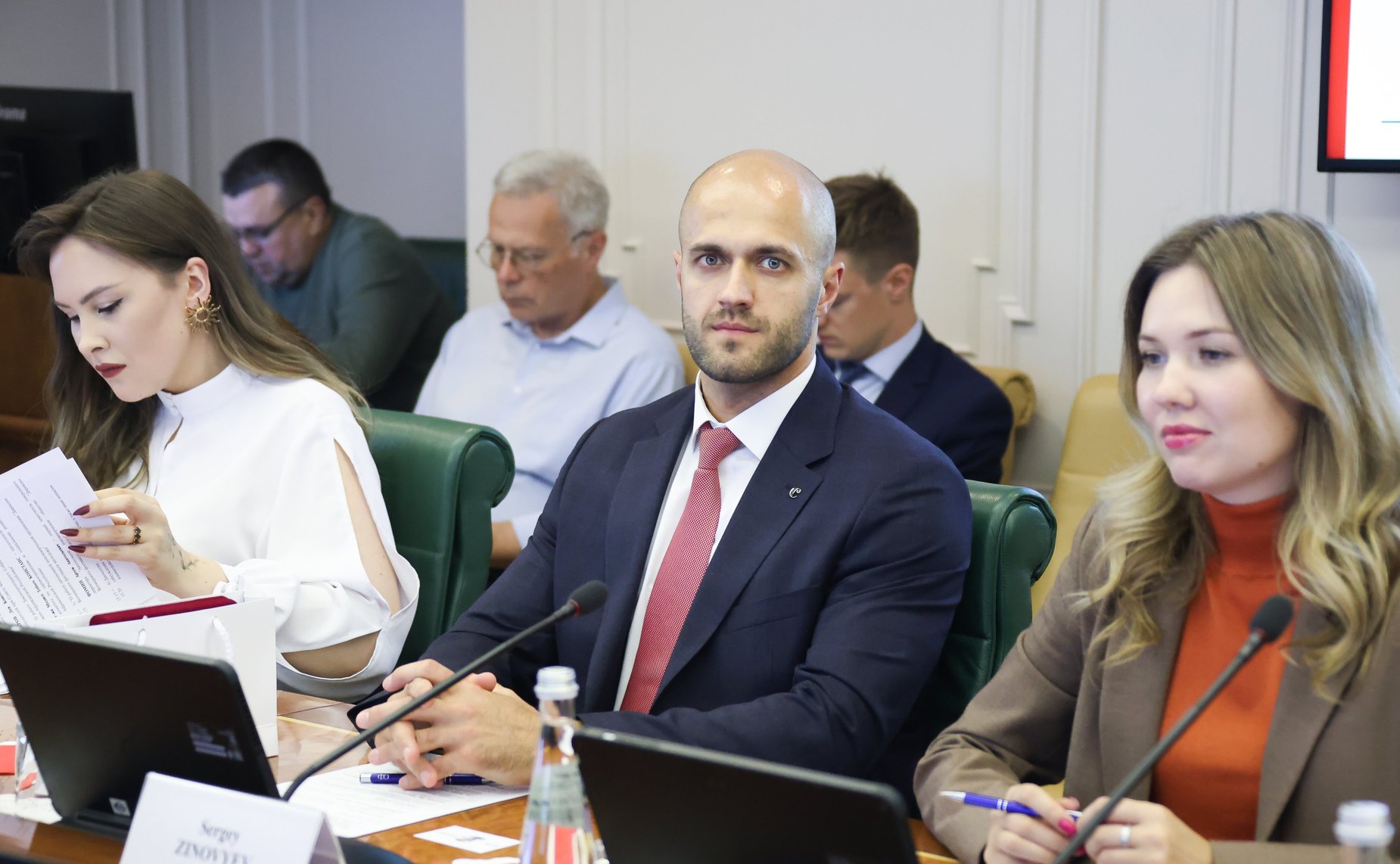 Александр Варфоломеев провел встречу с делегацией Законодательного Собрания Северо-Западной провинции Южно-Африканской Республики при участии Палаты молодых законодателей при Совете Федерации