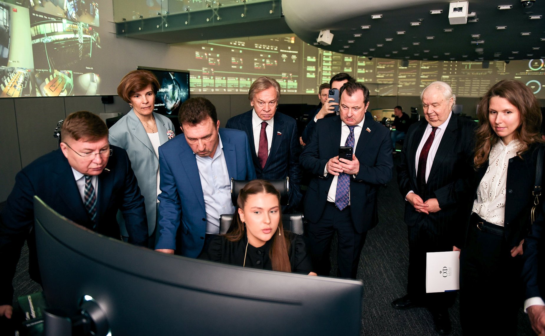 Члены Комиссии Совета Федерации по информационной политике и взаимодействию со СМИ посетили Центр кибербезопасности (SOC) Сбера, где ознакомились с работой банка по предотвращению мошенничества в режиме реального времени