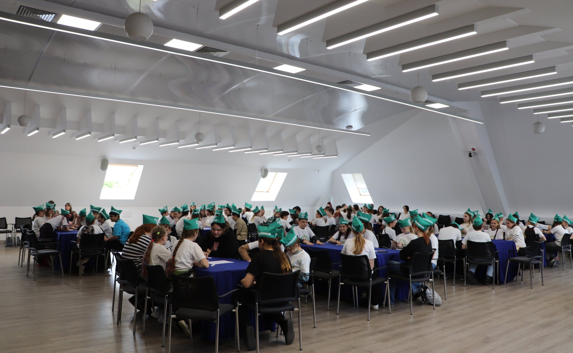 На XI Невском международном экологическом конгрессе впервые в рамках Всероссийского природоохранного социально-образовательного проекта «Эколята» состоялся Экологический турнир «Удивительное рядом»