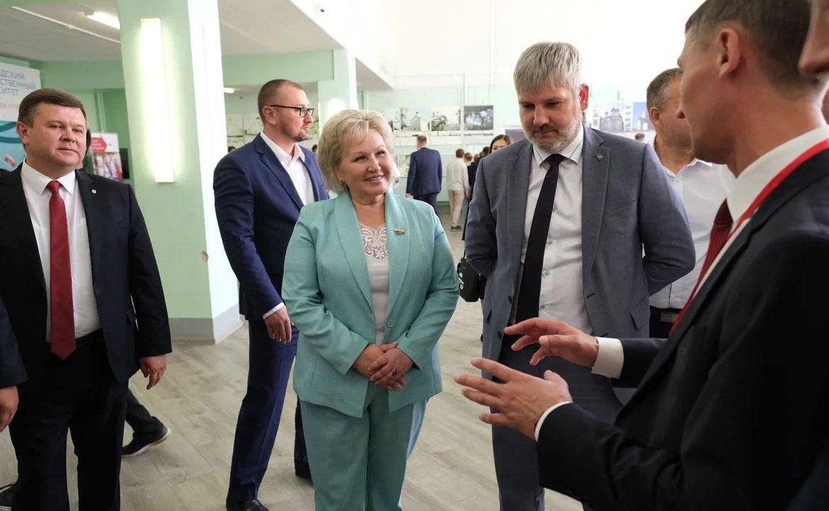 Елена Писарева выступила на форуме «Молодой специалист — строитель будущего» в Великом Новгороде