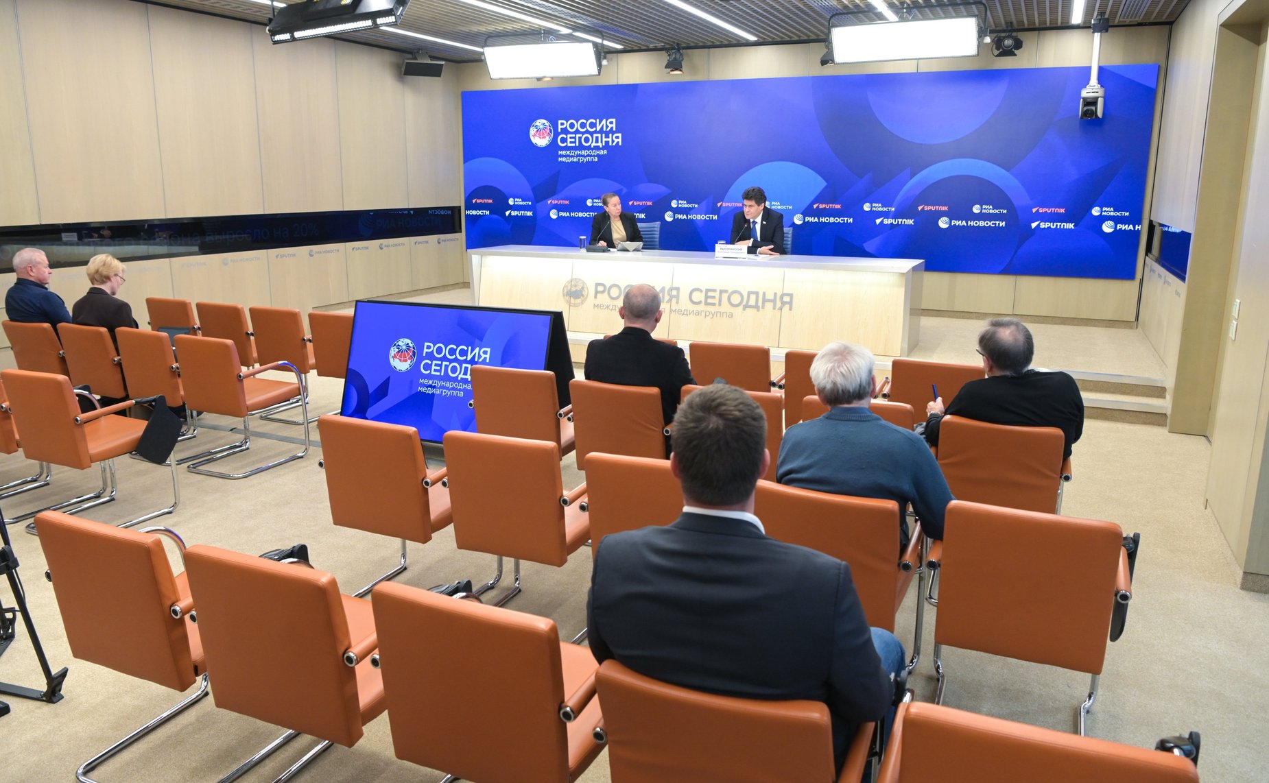 В международном мультимедийном пресс-центре Медиагруппы «Россия сегодня» Александр Высокинский принял участие в пресс-конференции на тему «Инфраструктура для жизни: взгляд законодателей»