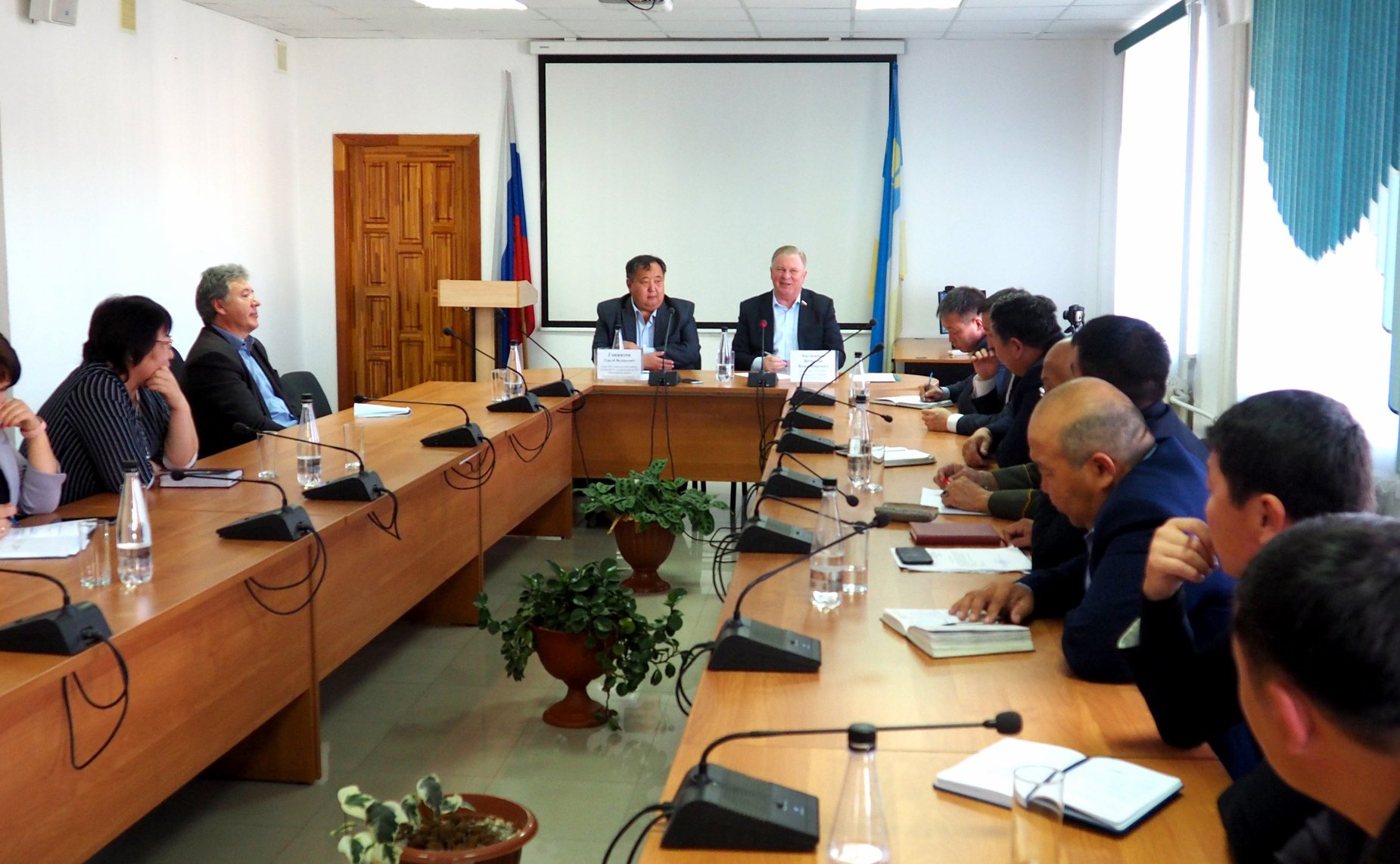 Вячеслав Наговицын провел встречу с главами поселений и местными депутатами Закаменского района