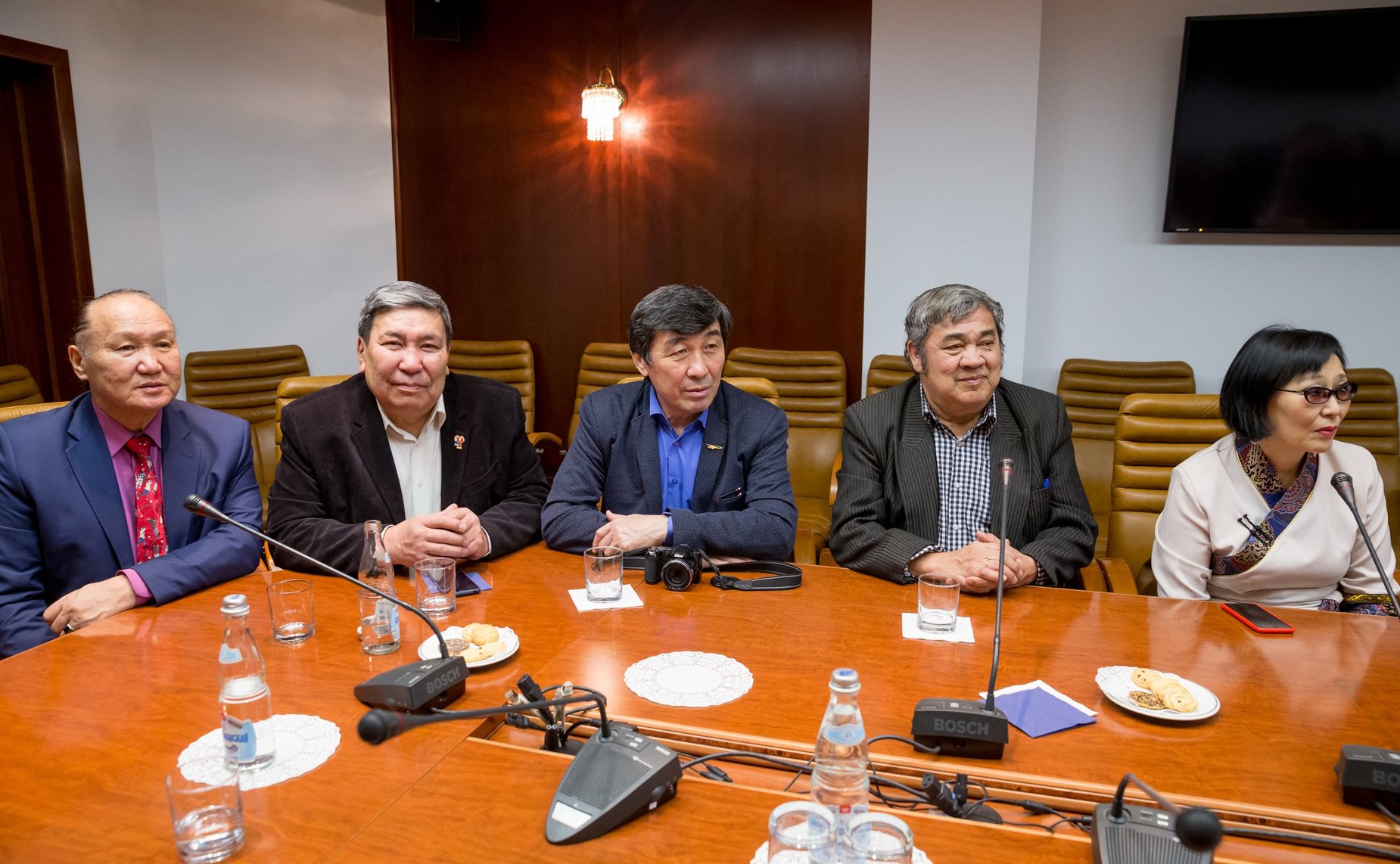 Встреча А. Варфоломеева и В. Мархаева с делегацией Республики Бурятия