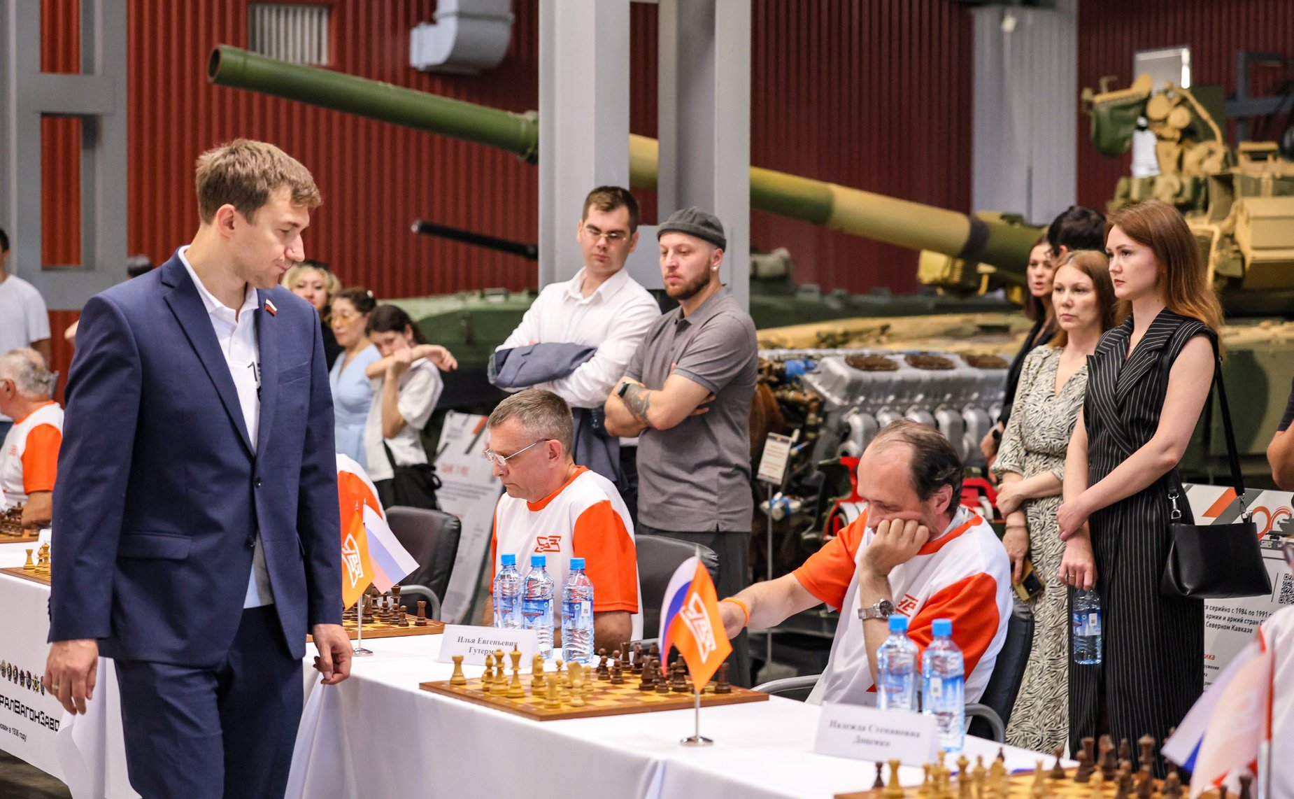 Сергей Карякин провёл сеансы одновременной игры для участников турнира, ставшего федеральным финалом Всероссийской акции «Ход Победы»