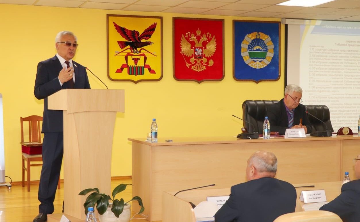 Баир Жамсуев в поселке Агинское принял участие в первом организационном заседании Собрания представителей Агинского Бурятского округа