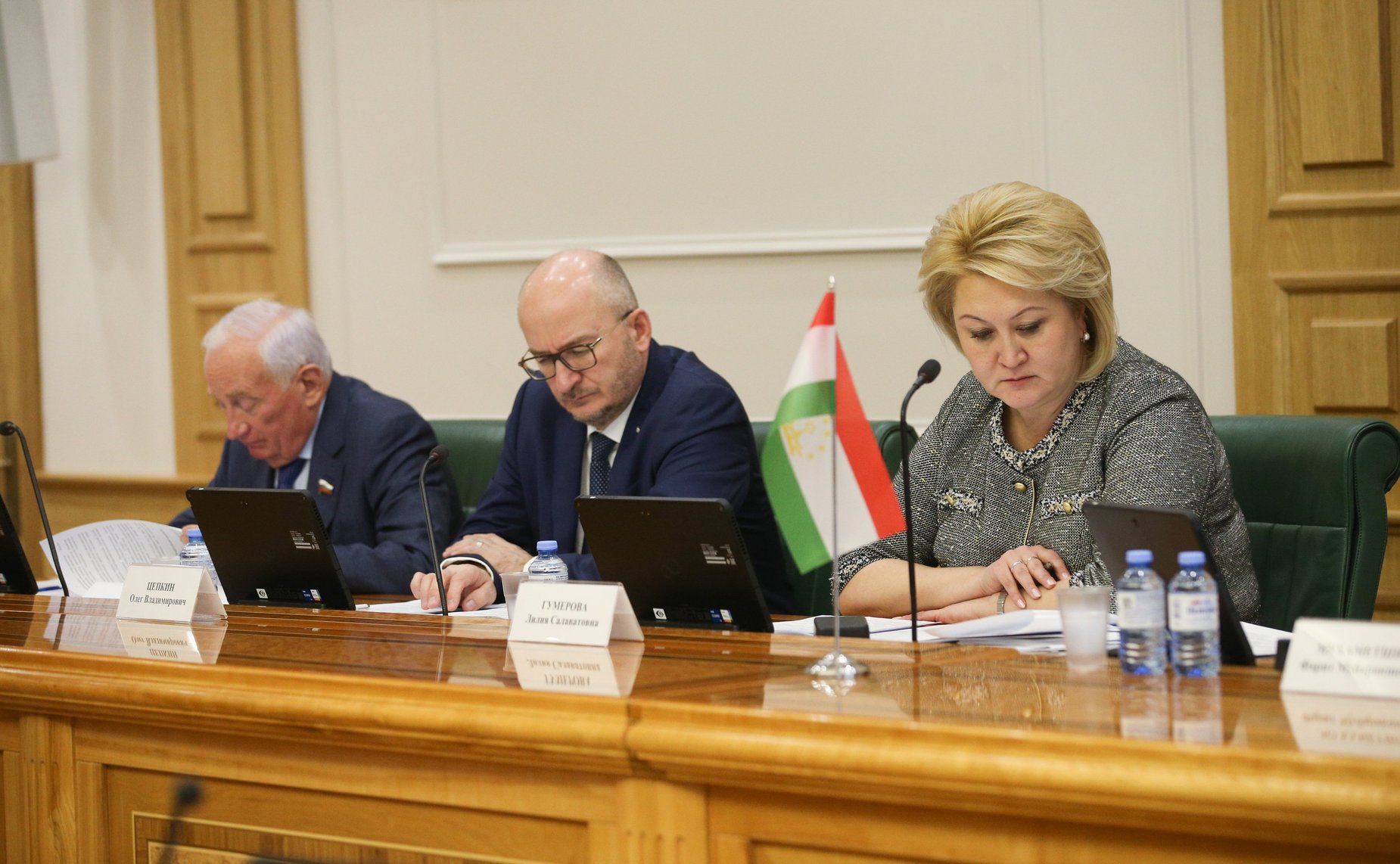 Совместное заседание Комитета СФ по международным делам и Комитета Маджлиси милли Маджлиси Оли Республики Таджикистан по координации деятельности Маджлиси милли с Маджлиси намояндагон, исполнительной властью, общественными объединениями, СМИ