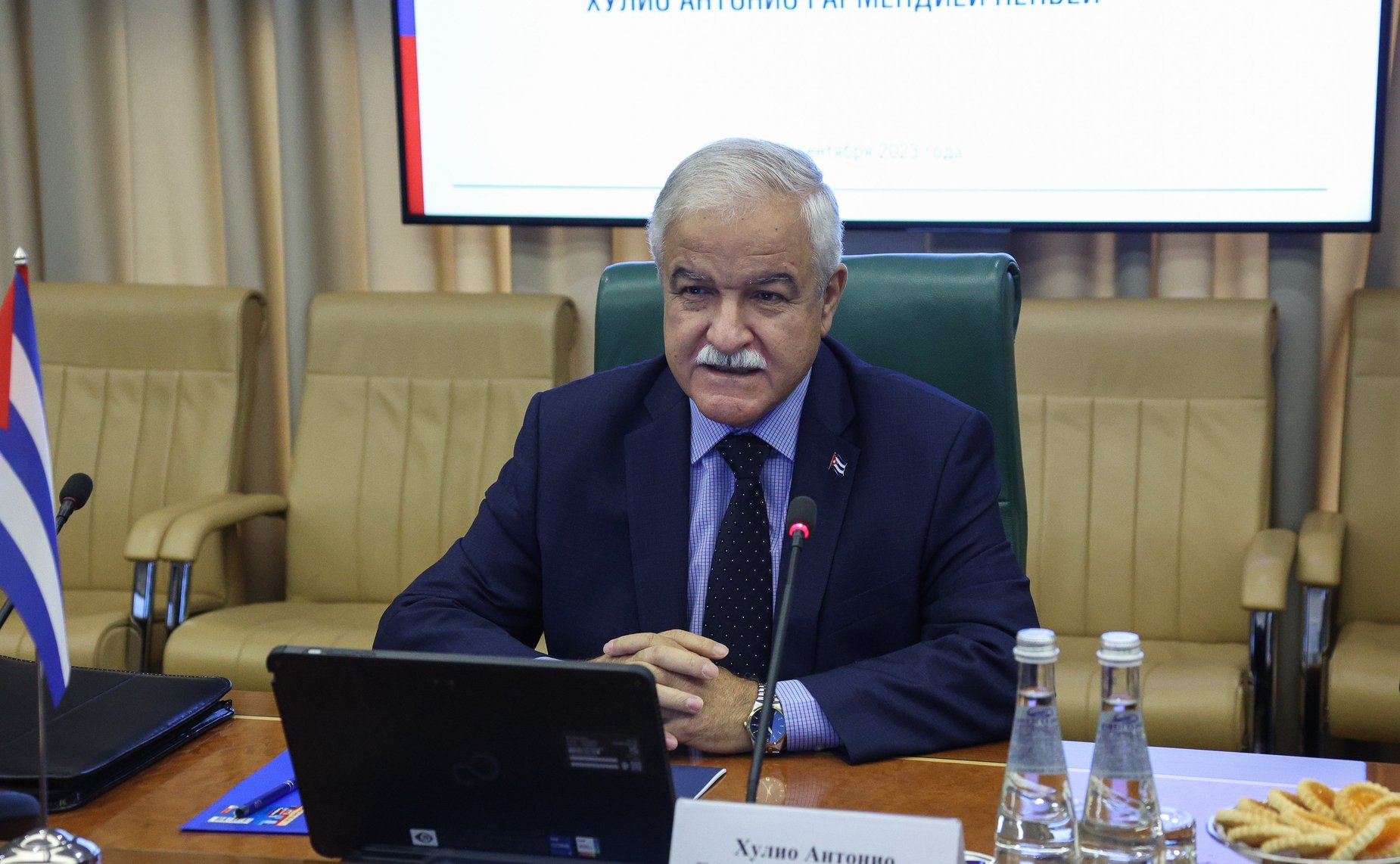 Заместитель Председателя Совета Федерации Константин Косачев провел встречу с Чрезвычайным и Полномочным Послом Республики Куба в РФ