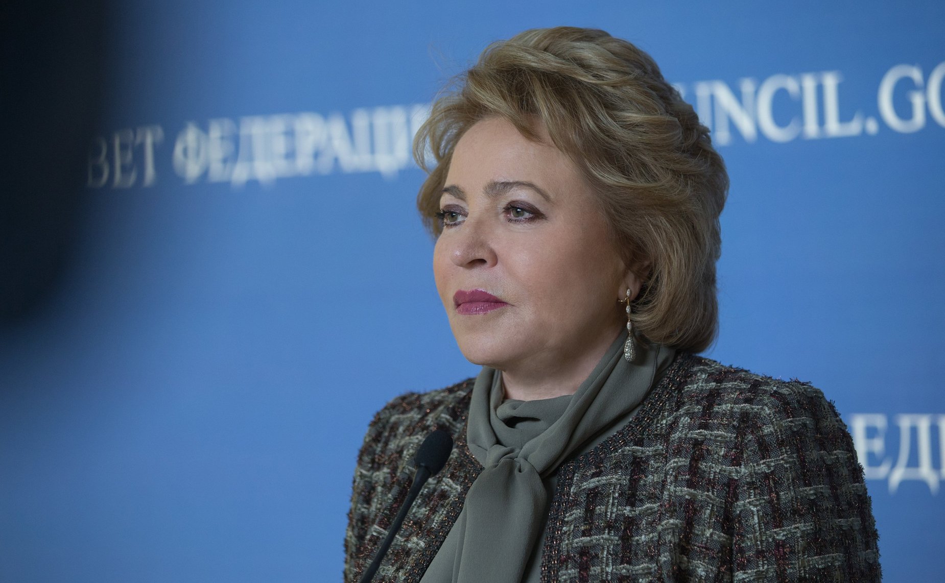 В. Матвиенко