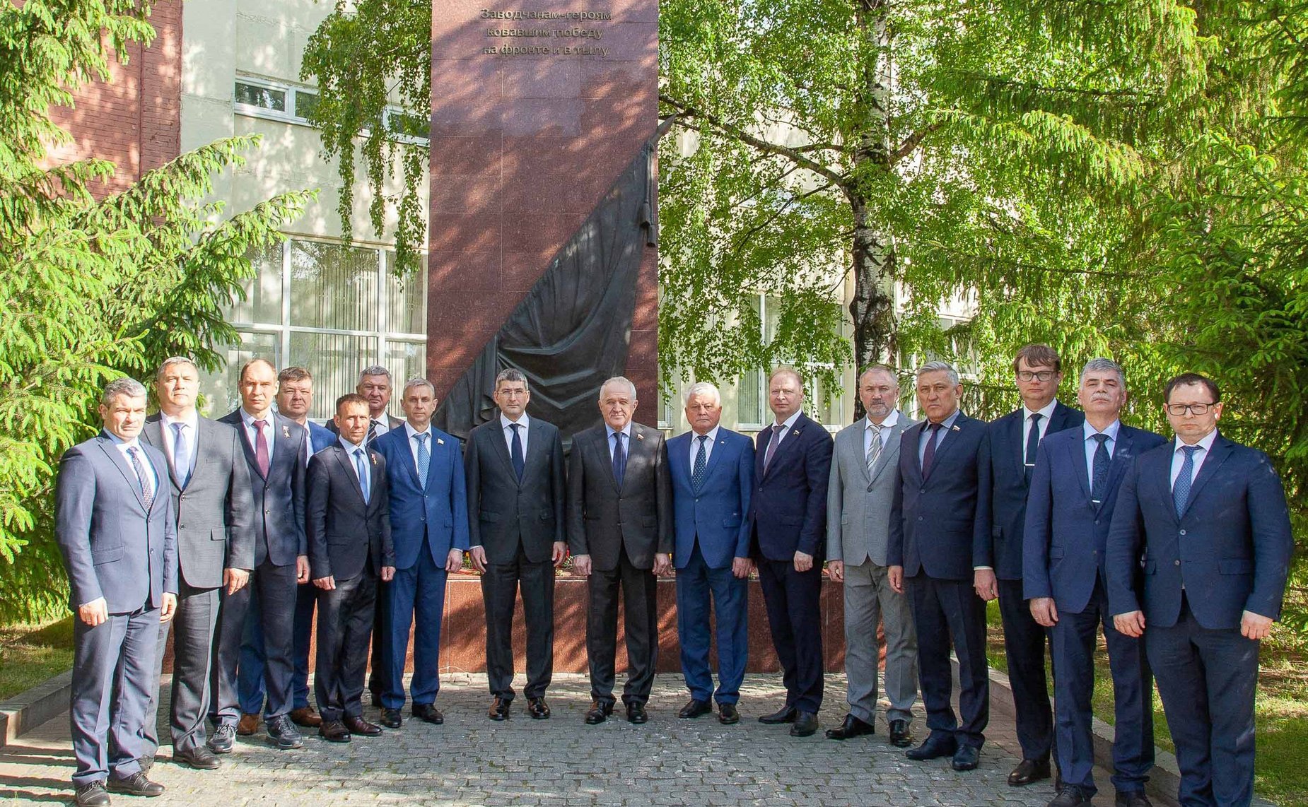 В рамках выездного заседания Комитета СФ по обороне и безопасности сенаторы посетили ряд социально значимых предприятий Свердловской области