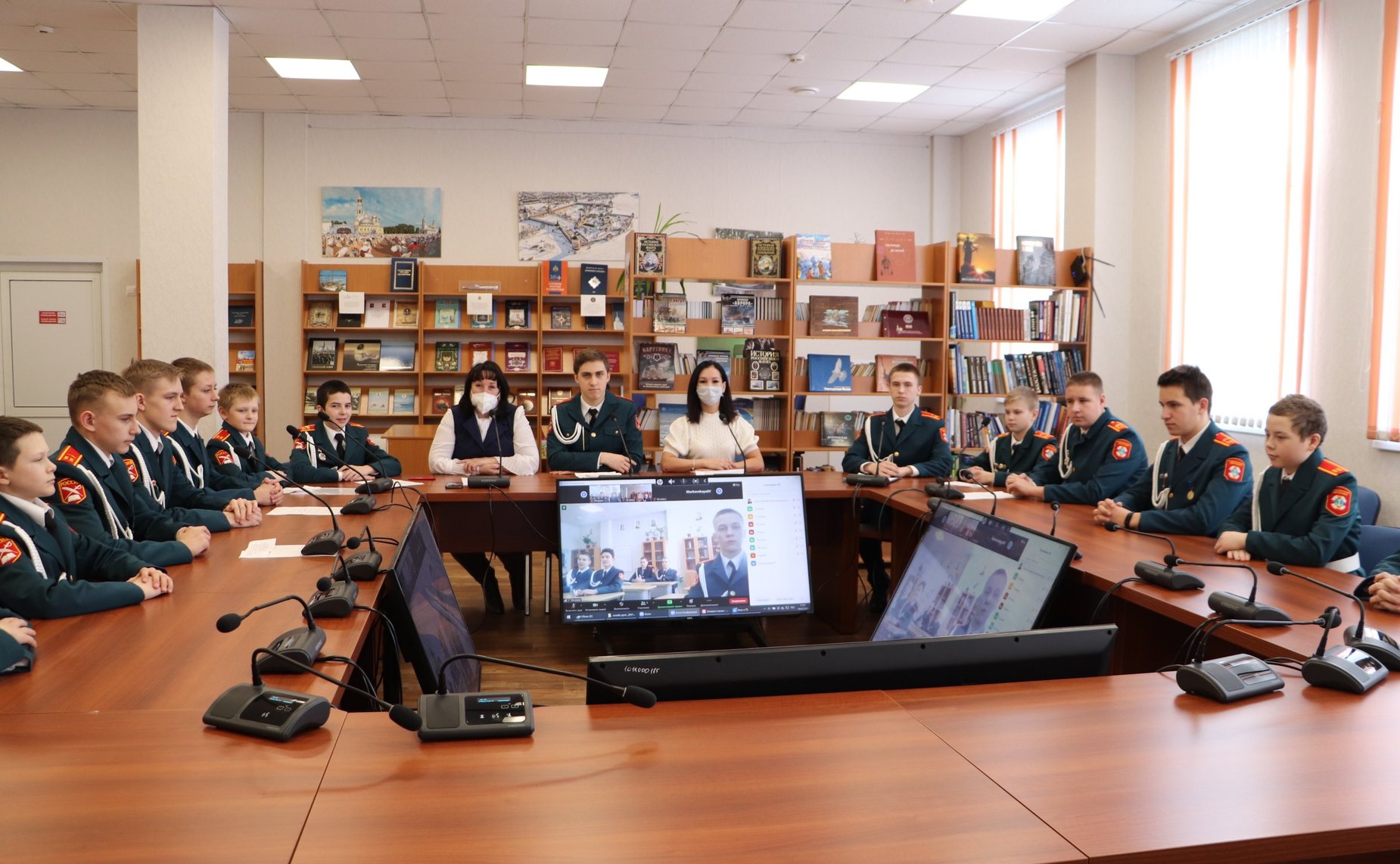 Юрий Воробьев провел урок, посвященный Дню защитника Отечества