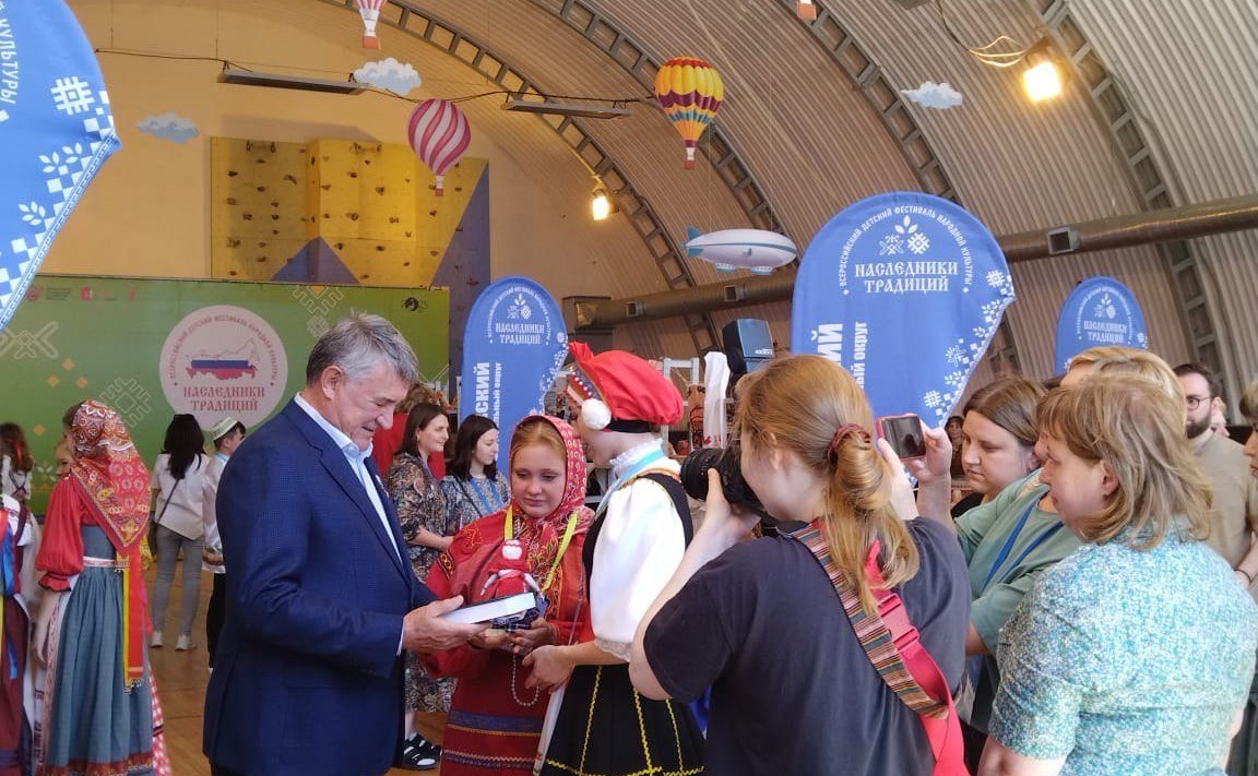Юрий Воробьев принял участие в заключительном этапе Всероссийского детского фестиваля «Наследники традиций», который проходит на Вологодчине